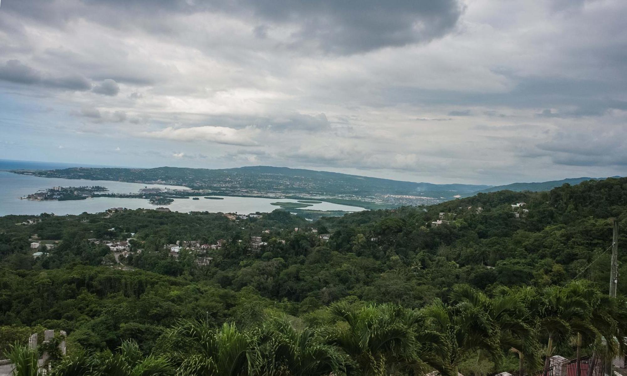 Clarridge View Guesthouse Montego Bay Extérieur photo