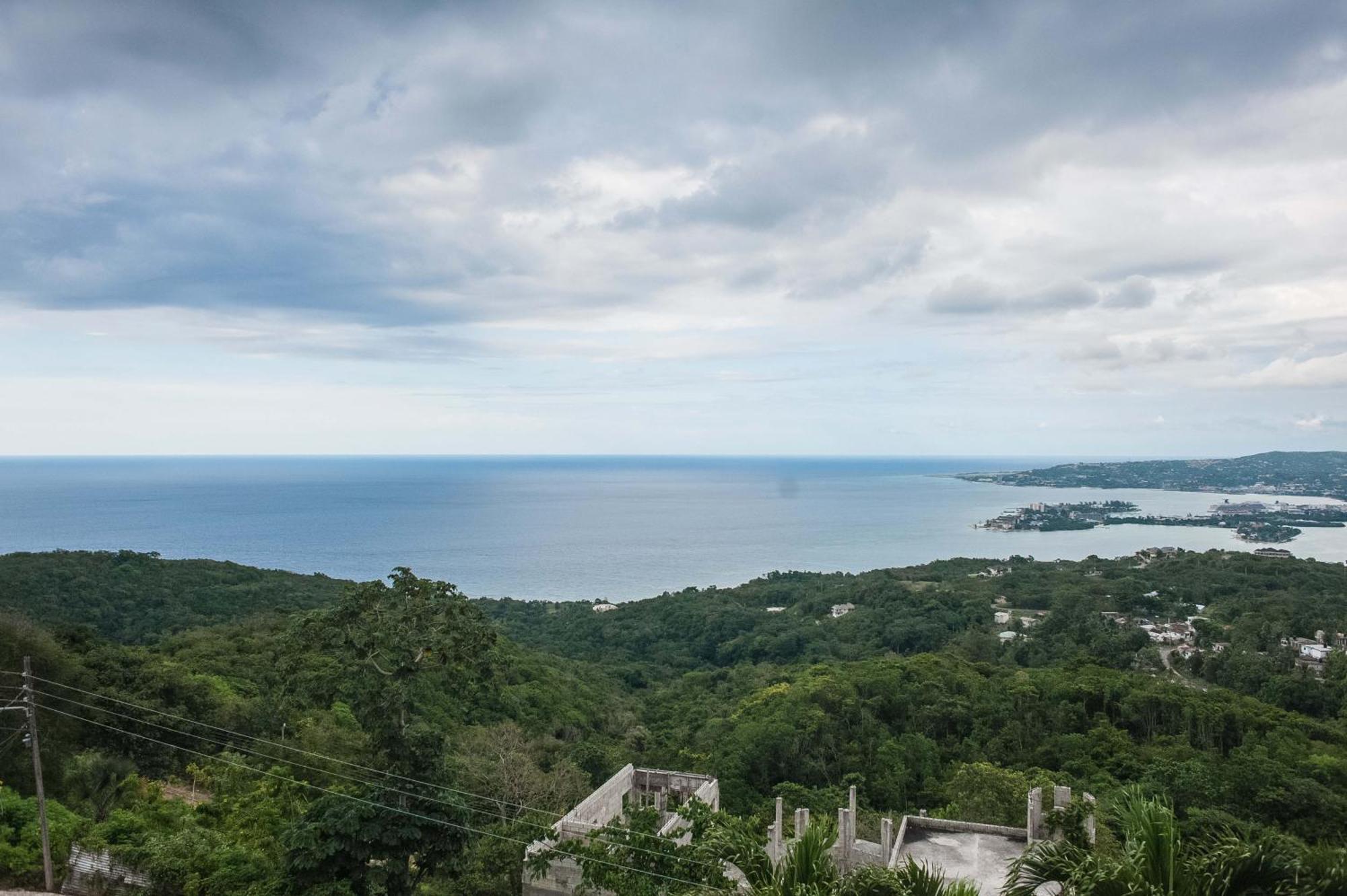 Clarridge View Guesthouse Montego Bay Extérieur photo