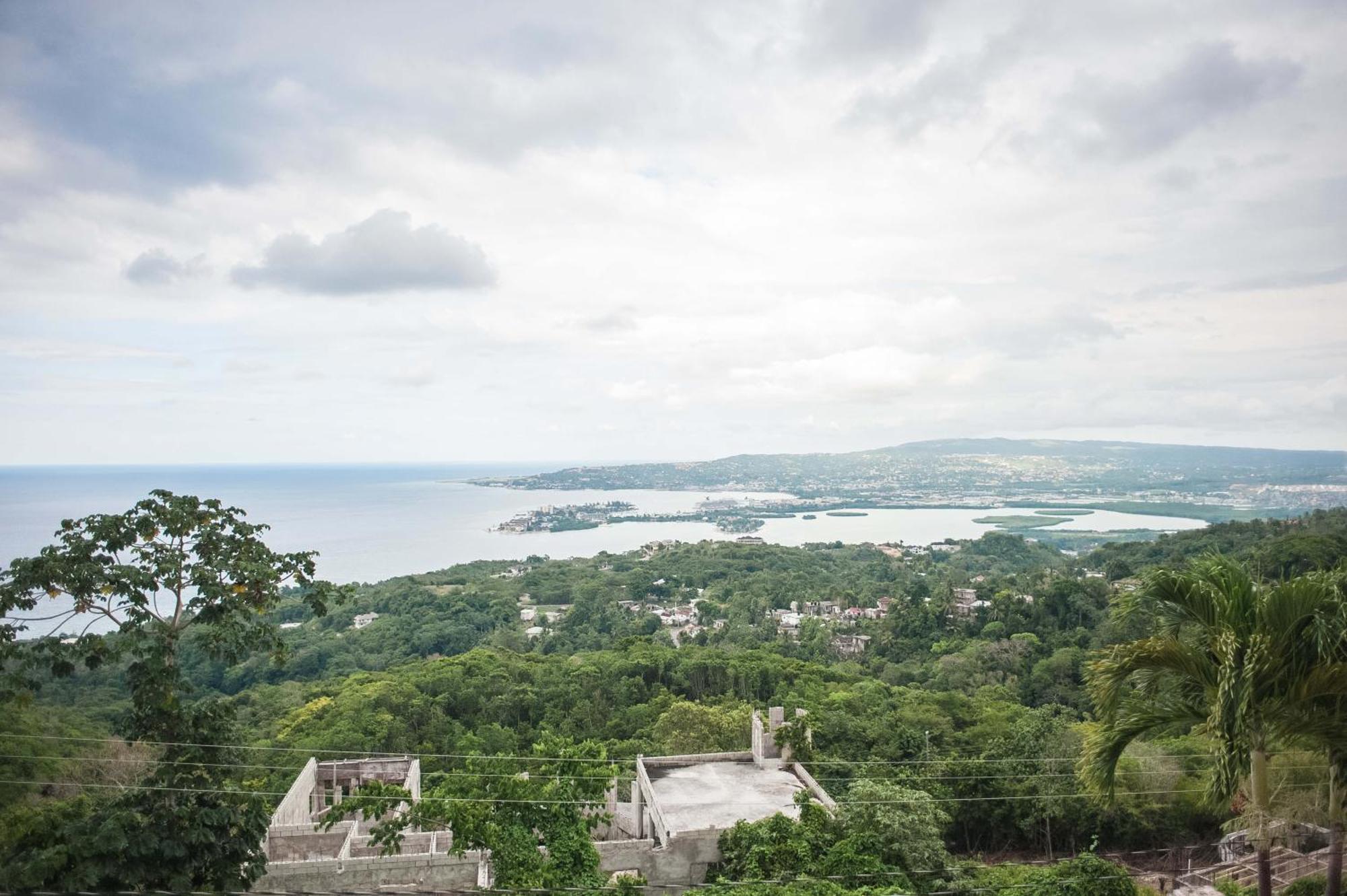 Clarridge View Guesthouse Montego Bay Extérieur photo